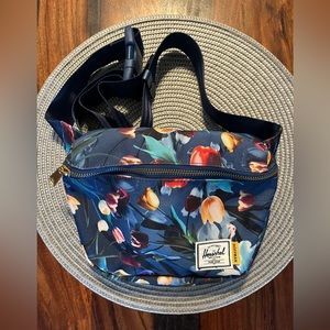 Herschel Fifteen Hip Pack in Limited Edition Hoffman Floral Pattern